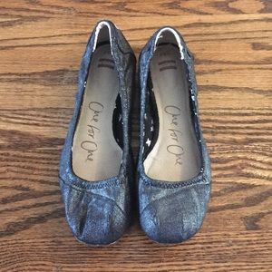 TOMS sparkly black fabric ballet flat - Size 9.5